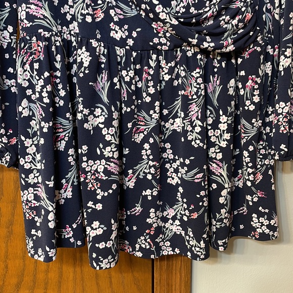 LANE BRYANT NWOT Womens Size 14/16 Floral Printed Crossover Blouse Top Blue Pink - Picture 7 of 12